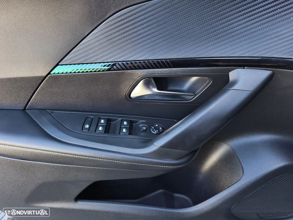 Peugeot 2008 1.2 PureTech Allure Pack - 21