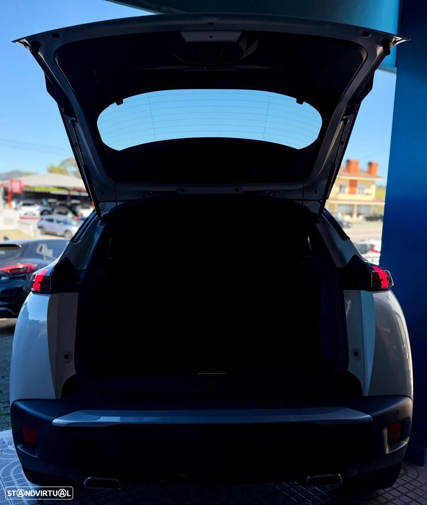 Peugeot 2008 1.2 PureTech GT - 24