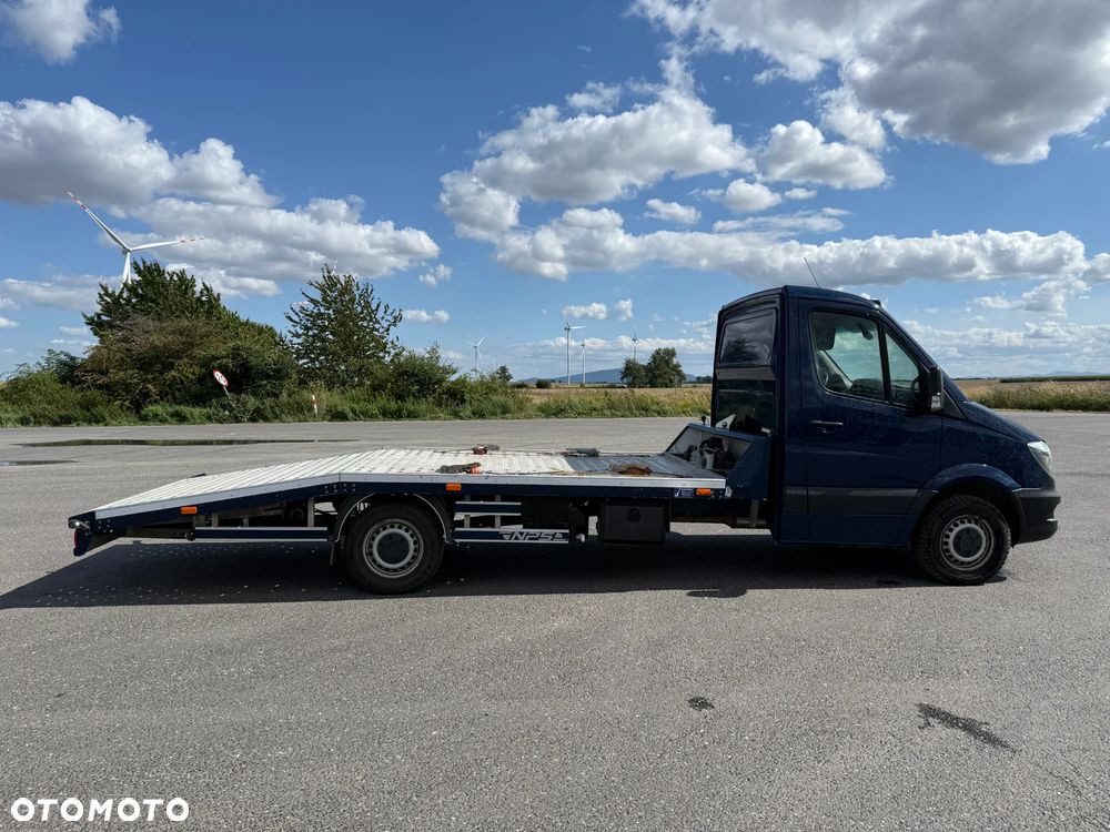 Mercedes-Benz Sprinter - 4