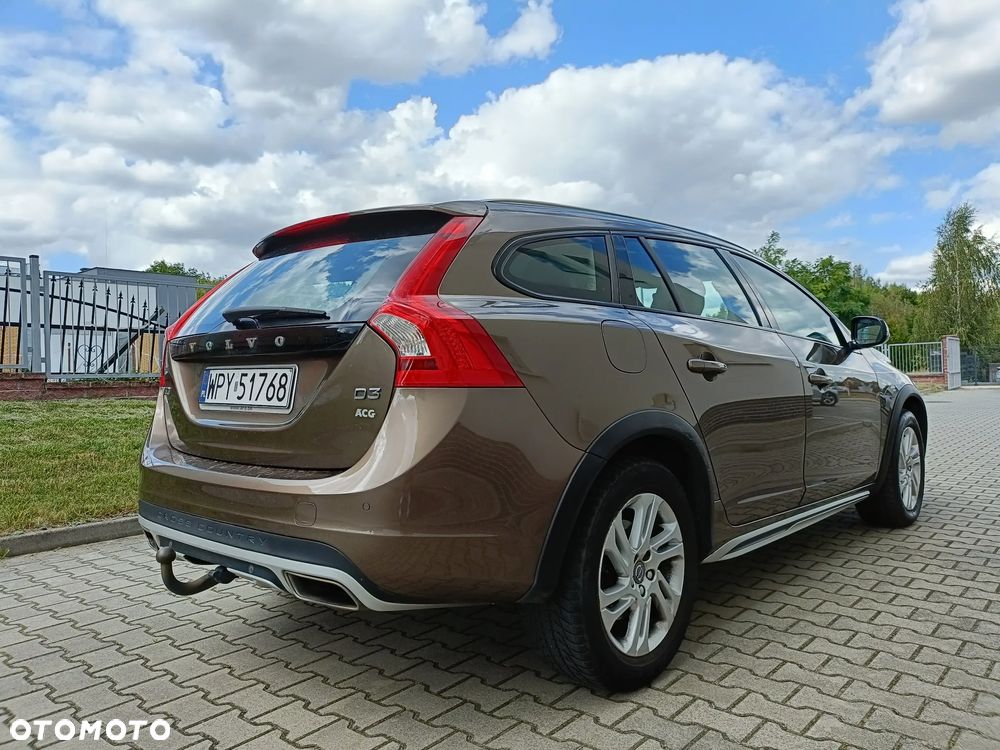 Volvo V60 Cross Country D3 Drive-E Momentum - 3