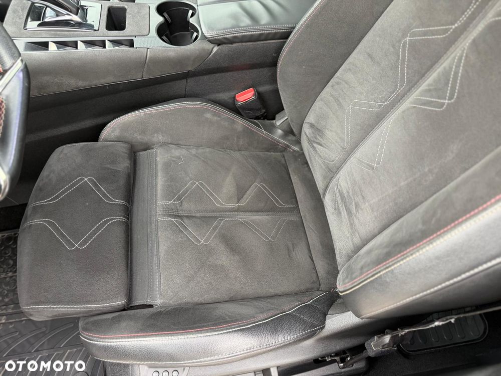 DS Automobiles DS 7 Crossback 1.6 PureTech Performance Line + - 28