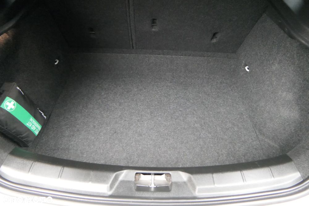 Volvo V40 T2 Drive-E Momentum - 27