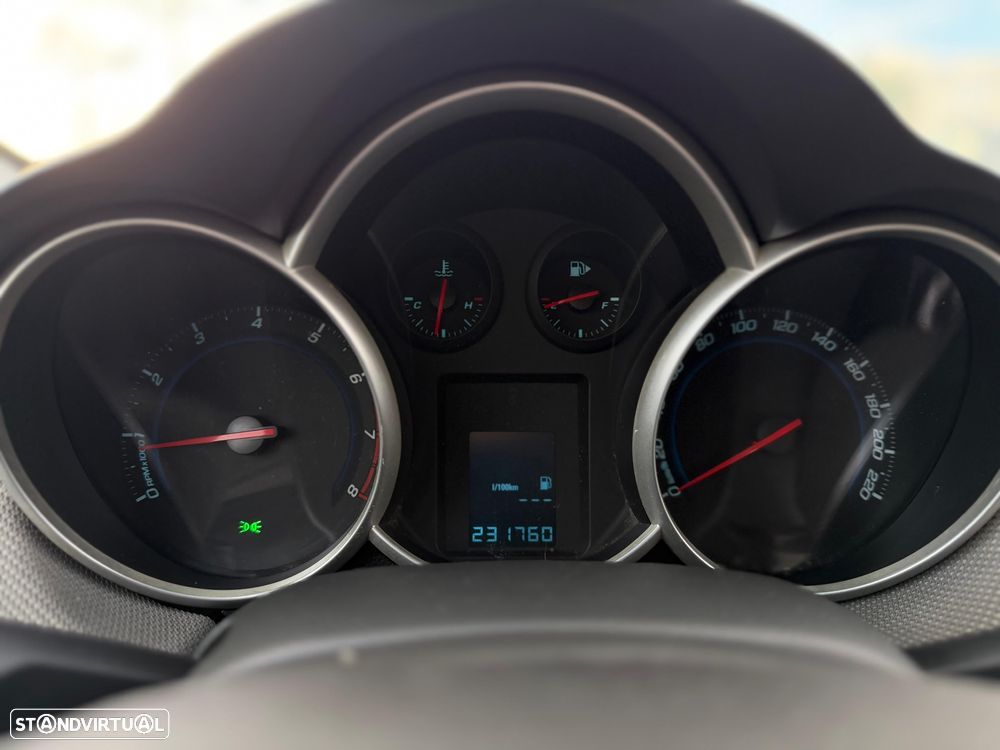 Chevrolet Cruze 1.6 LS - 10