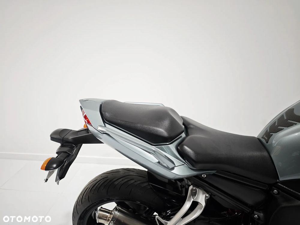 Yamaha FZ - 12