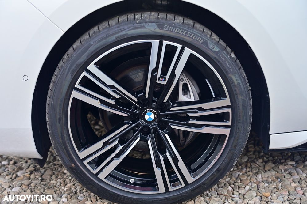 BMW Seria 7 740d xDrive MHEV - 23