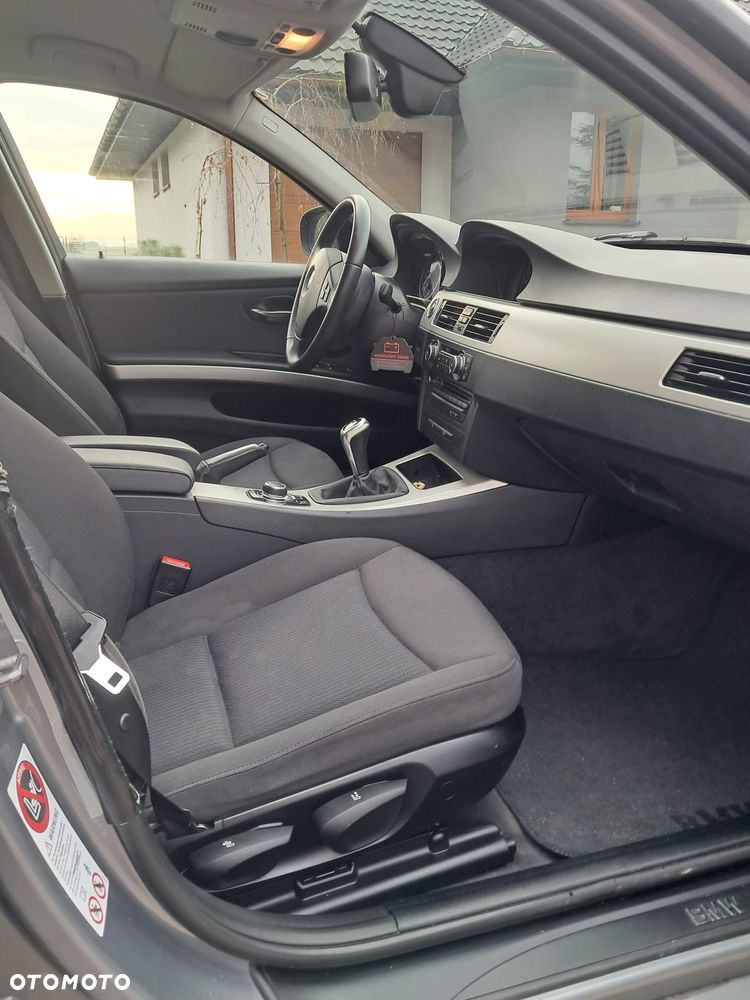 BMW Seria 3 318d DPF Edition Exclusive - 9