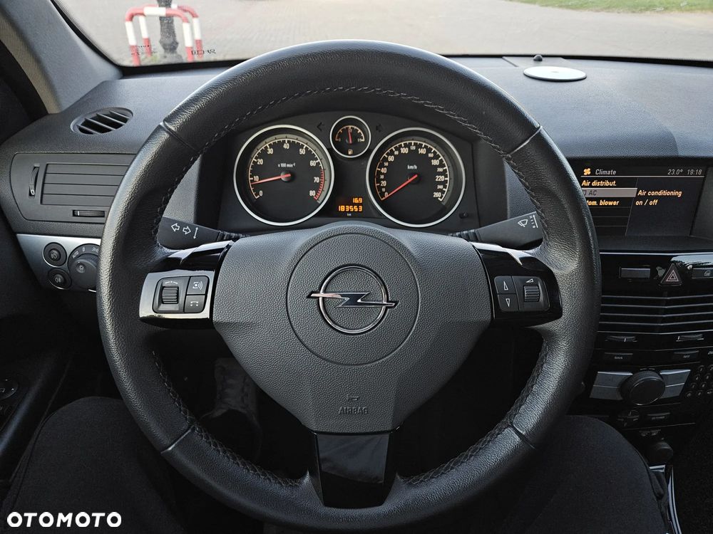 Opel Astra 1.8 NAVI - 9