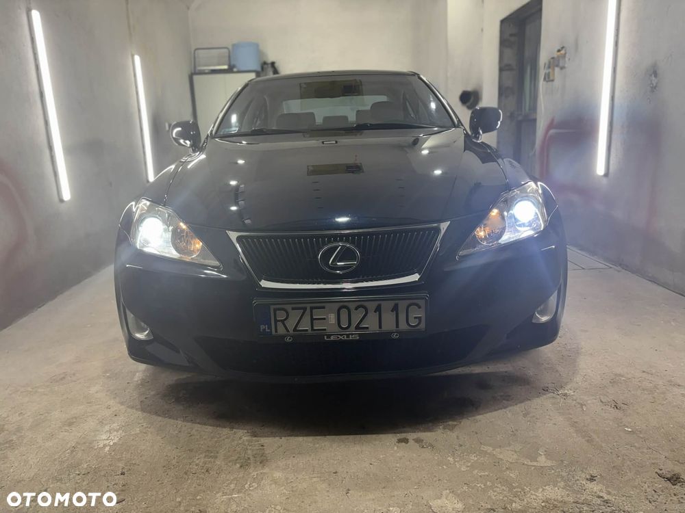 Lexus IS - 5