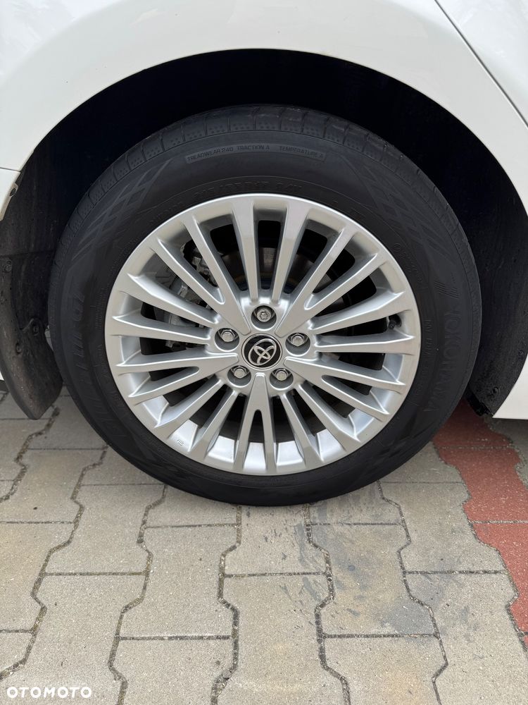 Toyota Camry 2.5 Hybrid Dynamic Force Comfort e-CVT - 25