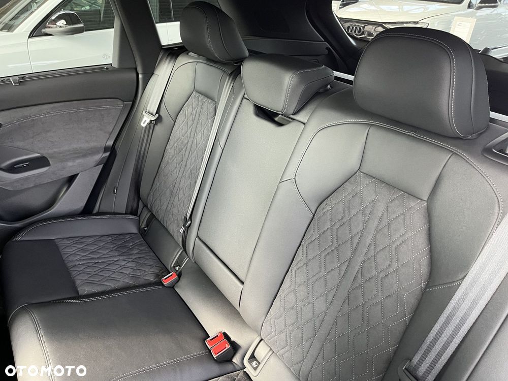 Audi Q6 e-tron - 17