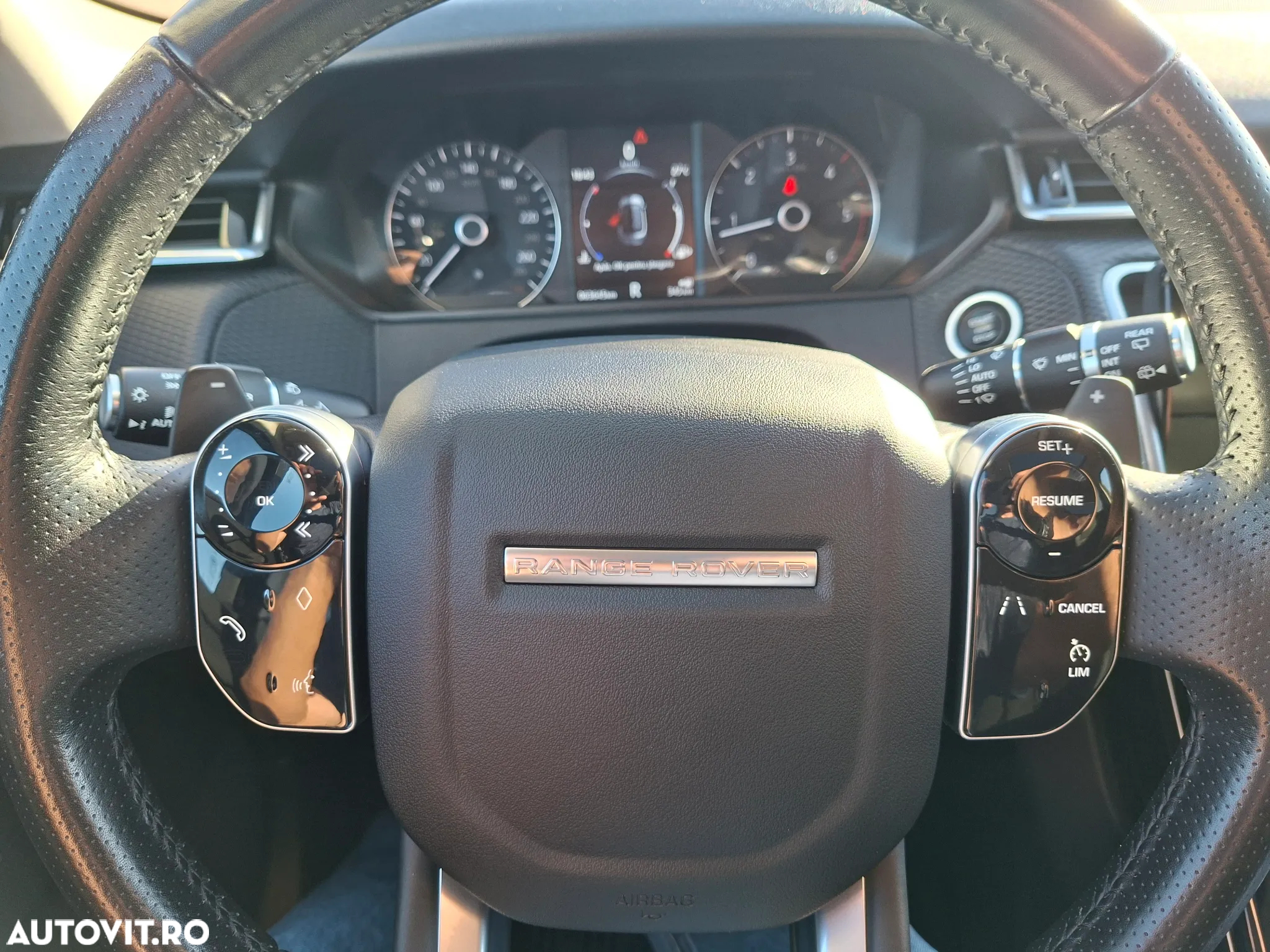 Land Rover Range Rover Velar 2.0 R-Dynamic SE - 2
