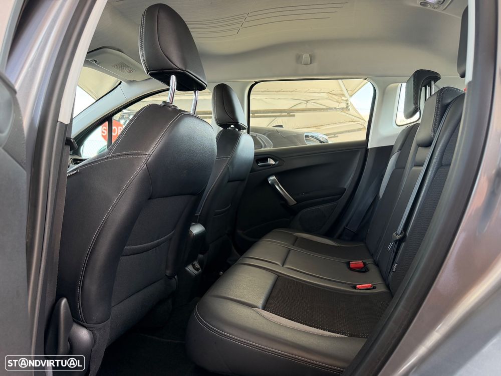 Peugeot 2008 e-HDi FAP 92 STOP & START Allure - 16