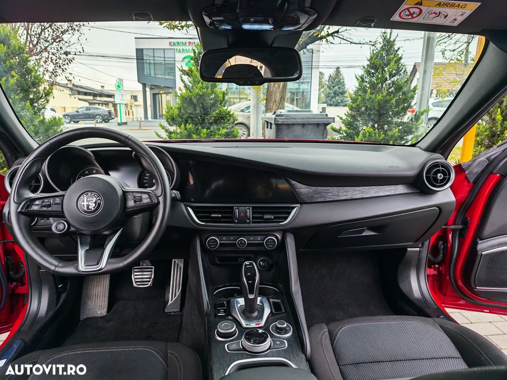 Alfa Romeo Giulia 2.0 Turbo RWD AT8 - 13