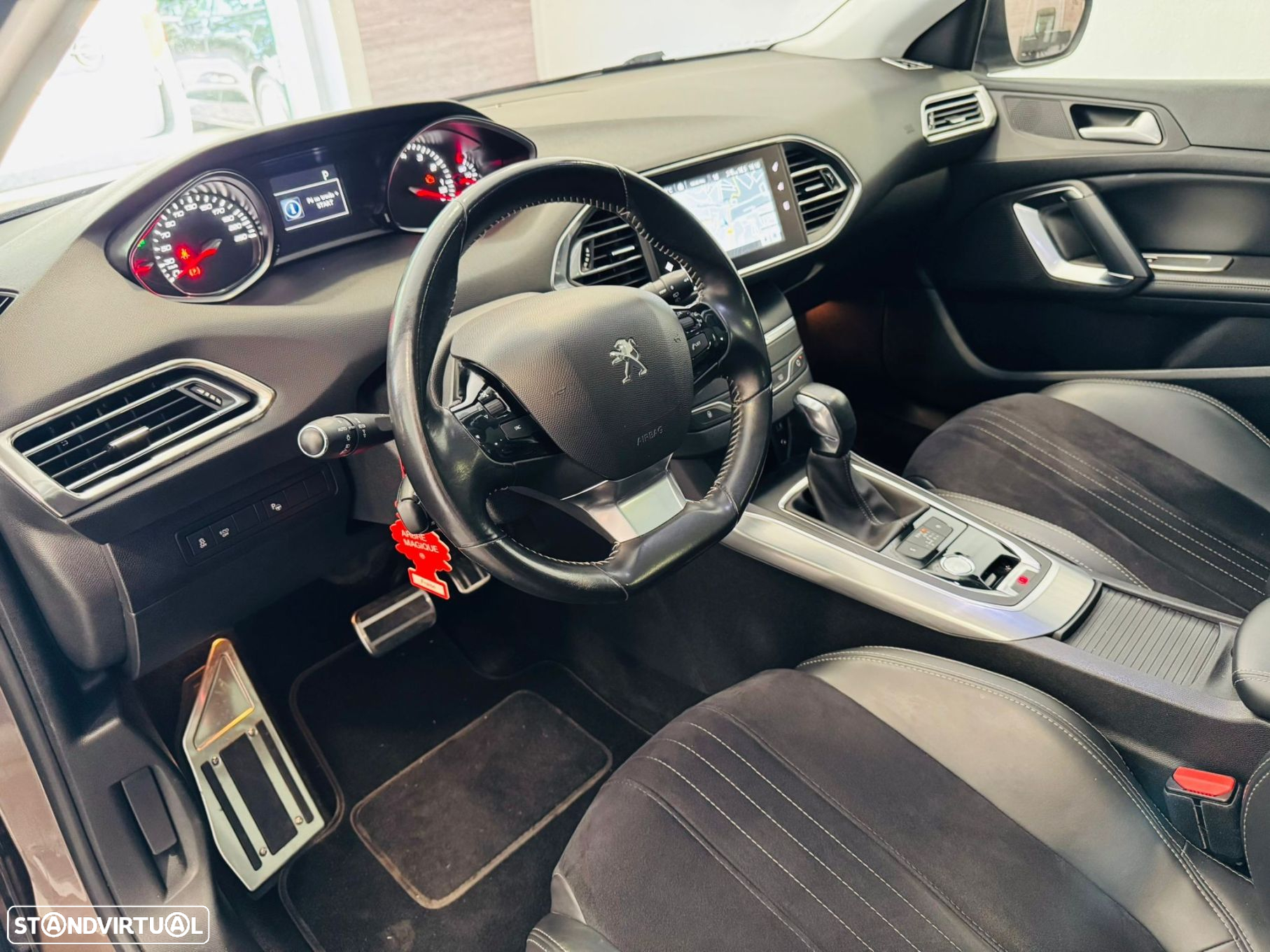 Peugeot 308 SW PureTech 130 EAT6 Stop & Start Allure - 10