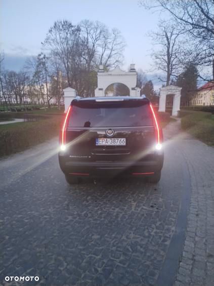 Cadillac Escalade - 13