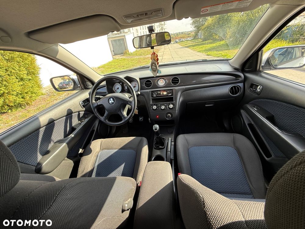 Mitsubishi Outlander - 7