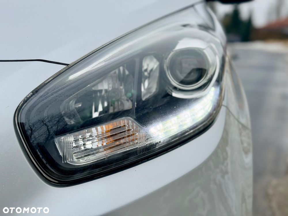 Kia Carens 1.7 CRDi 136 Dream Team Edition - 20