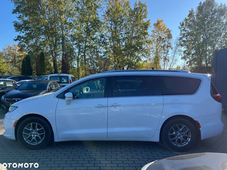 Chrysler Pacifica - 5