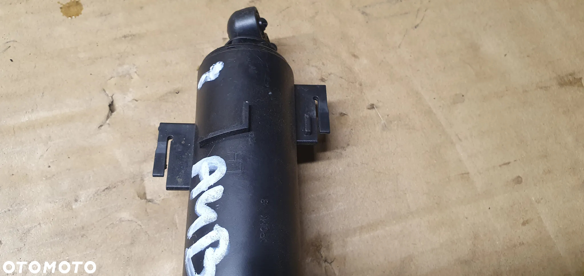 Spryskiwacz lampy Xenon przód przedni Audi A4 B8 - 3