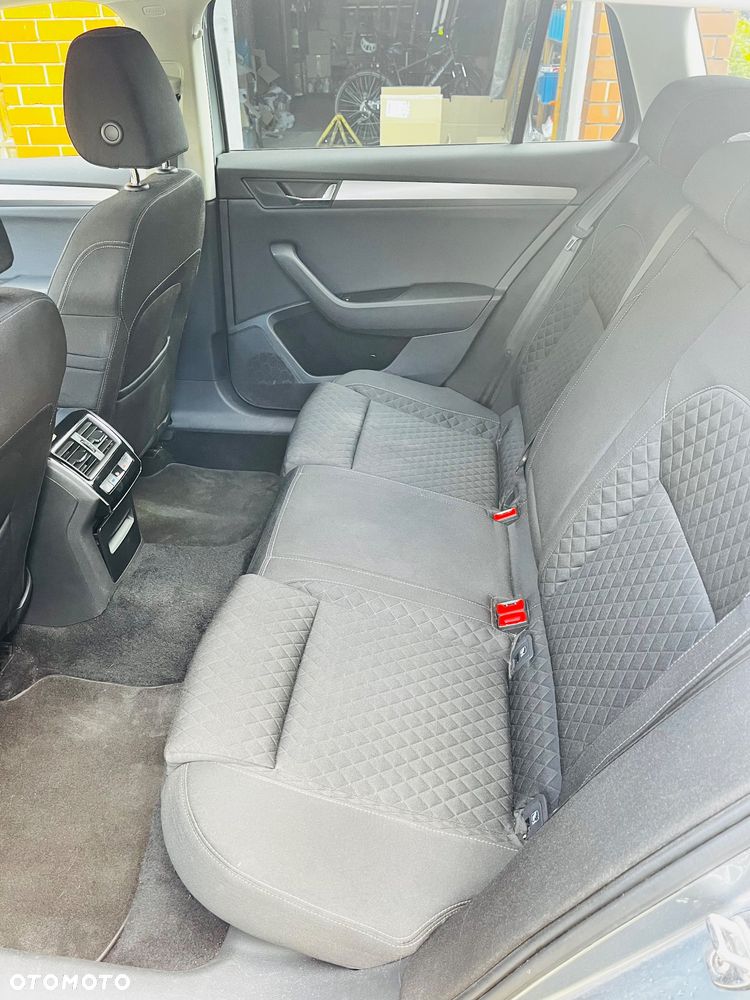 Skoda Superb 2.0 TDI 4x4 Style DSG - 6