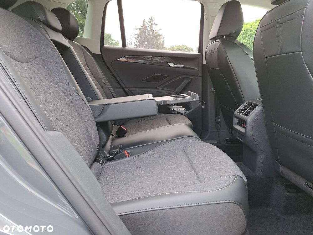 Volkswagen Tiguan - 26