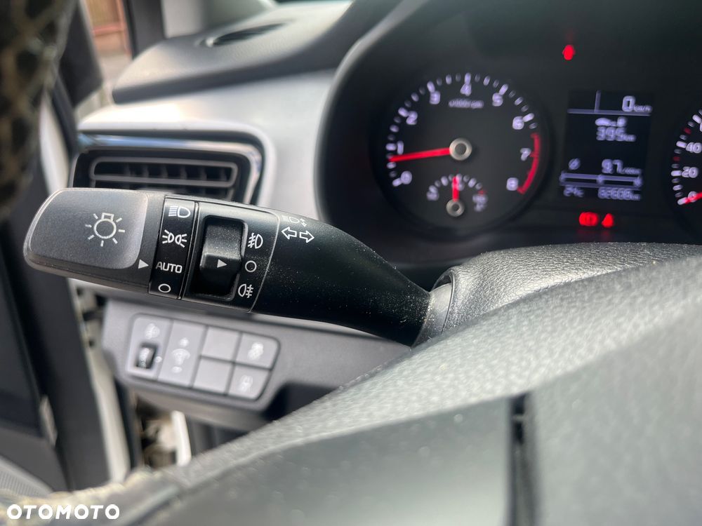 Kia Stonic 1.4 L - 21
