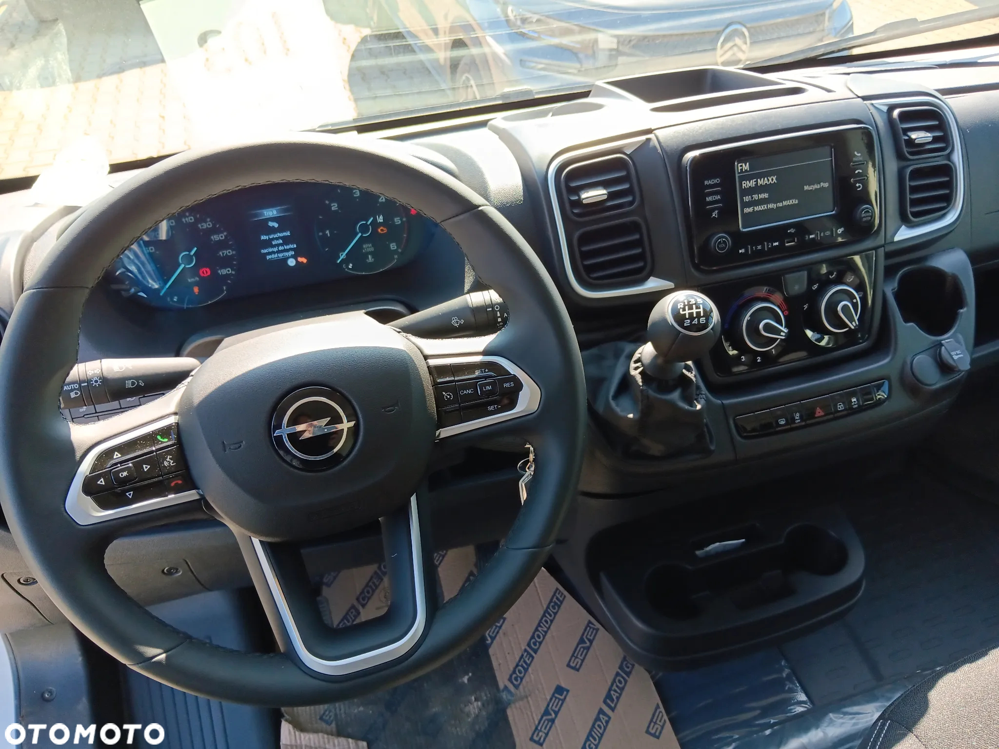 Opel Movano Furgon L2H2 - 5