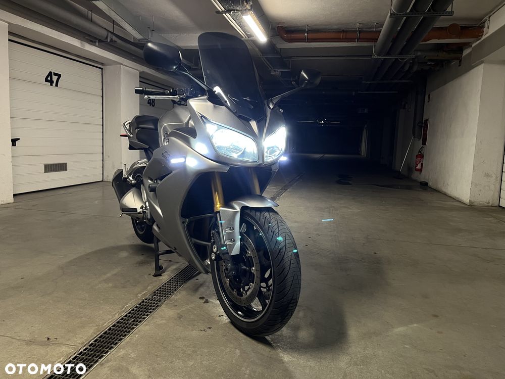 Yamaha FZ - 9