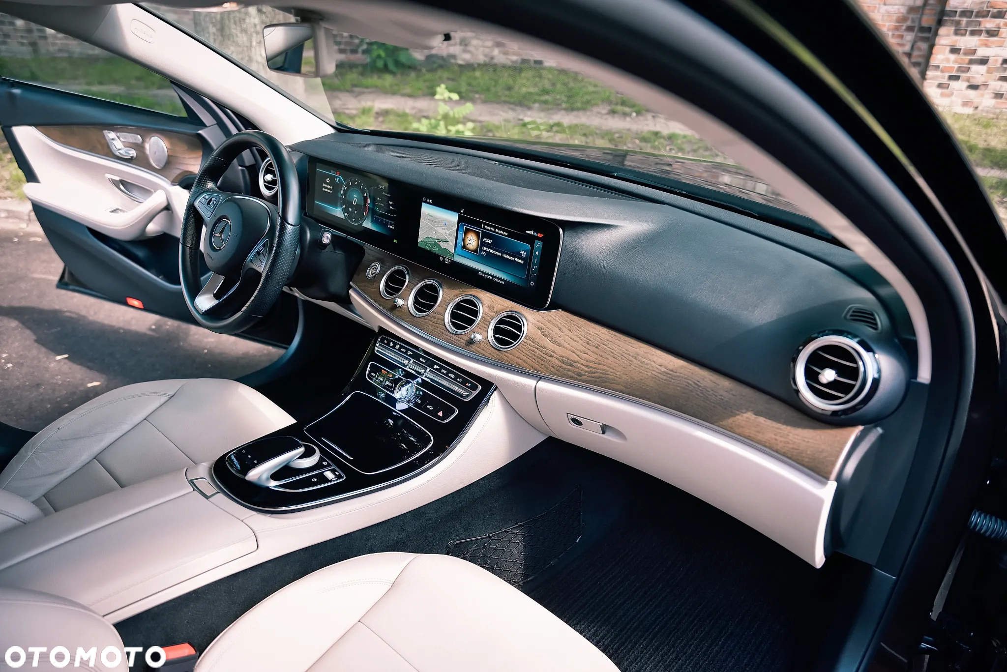 Mercedes-Benz Klasa E 400 4Matic 9G-TRONIC Avantgarde - 33