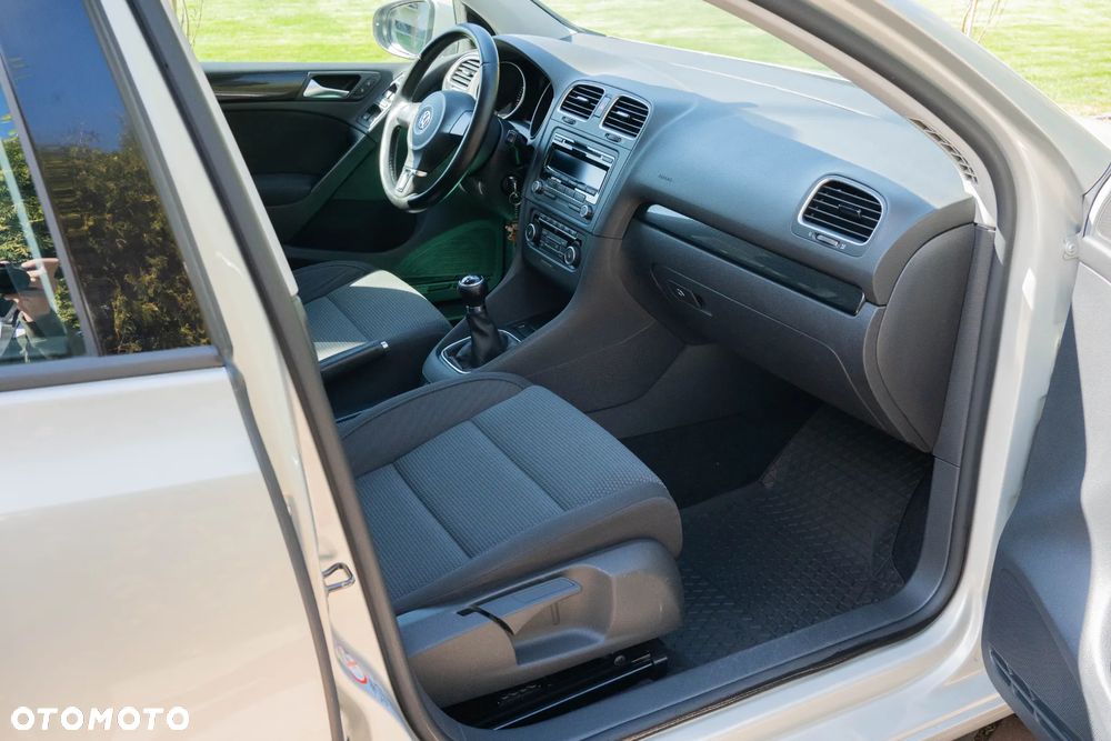 Volkswagen Golf 1.2 TSI BMT Comfortline - 8