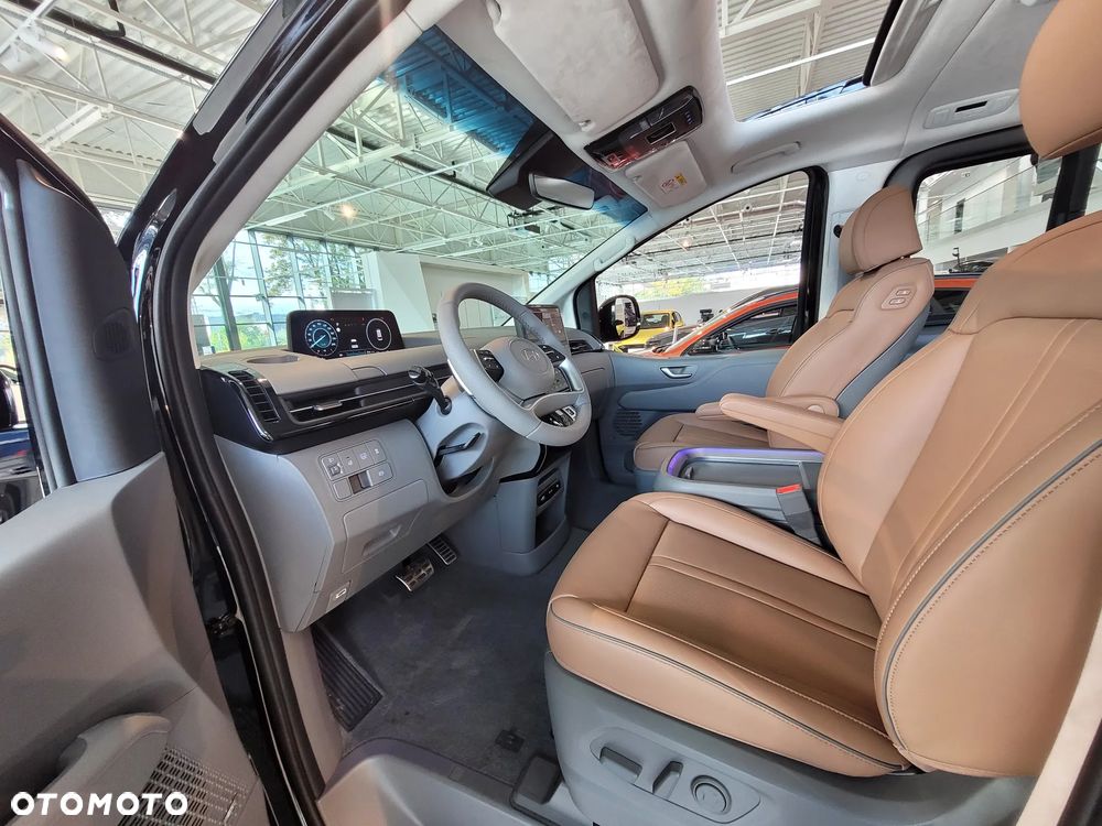Hyundai Staria - 6