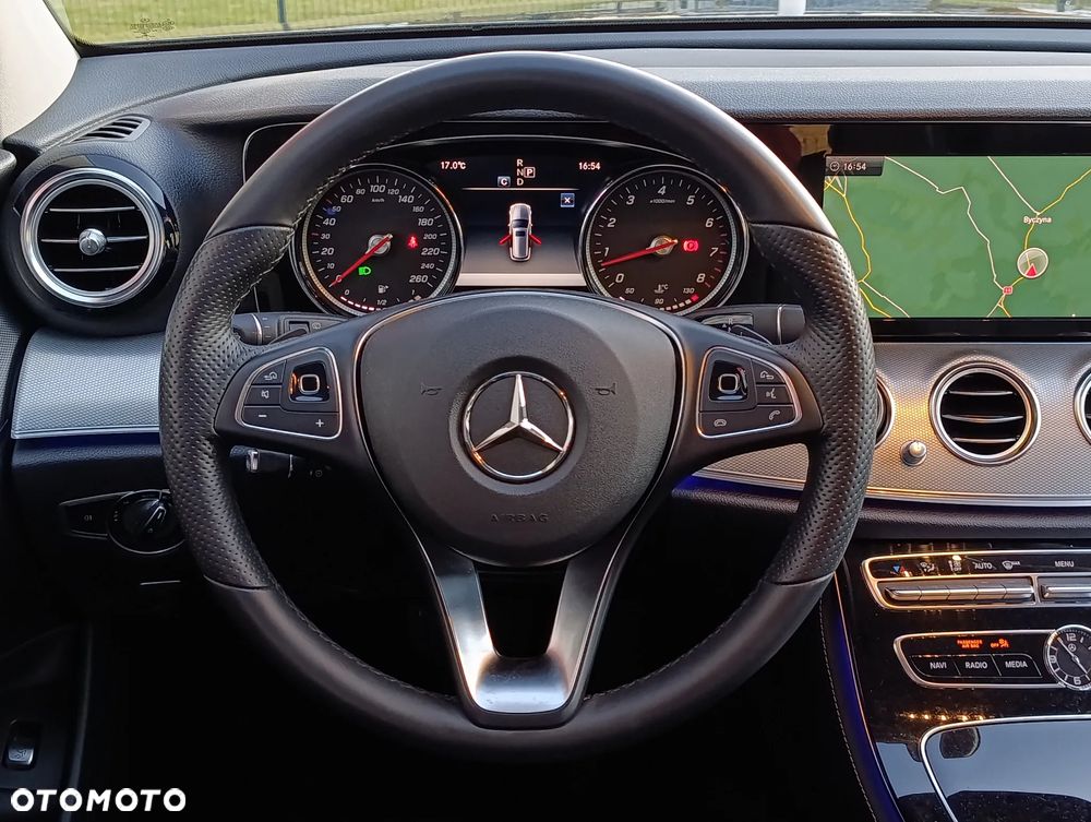 Mercedes-Benz Klasa E 200 9G-TRONIC AMG Line - 19