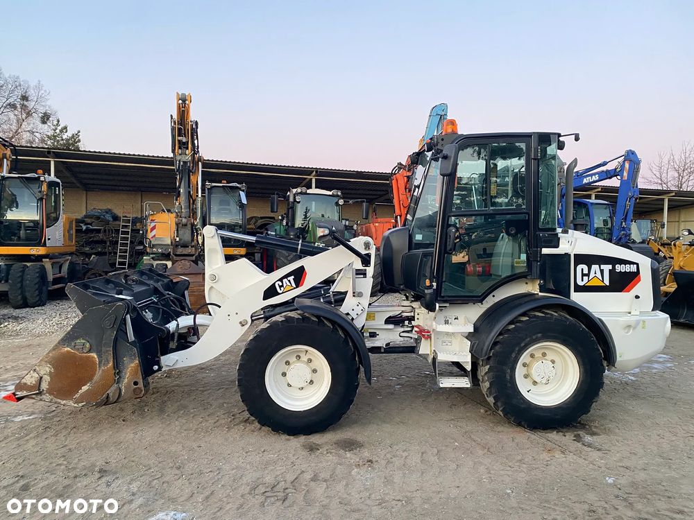 Caterpillar CAT 908M, 2020 ROK, 3400 MTH, ŁYŻKA OTWIERANA + WIDŁY, z NIEMIEC, - 2