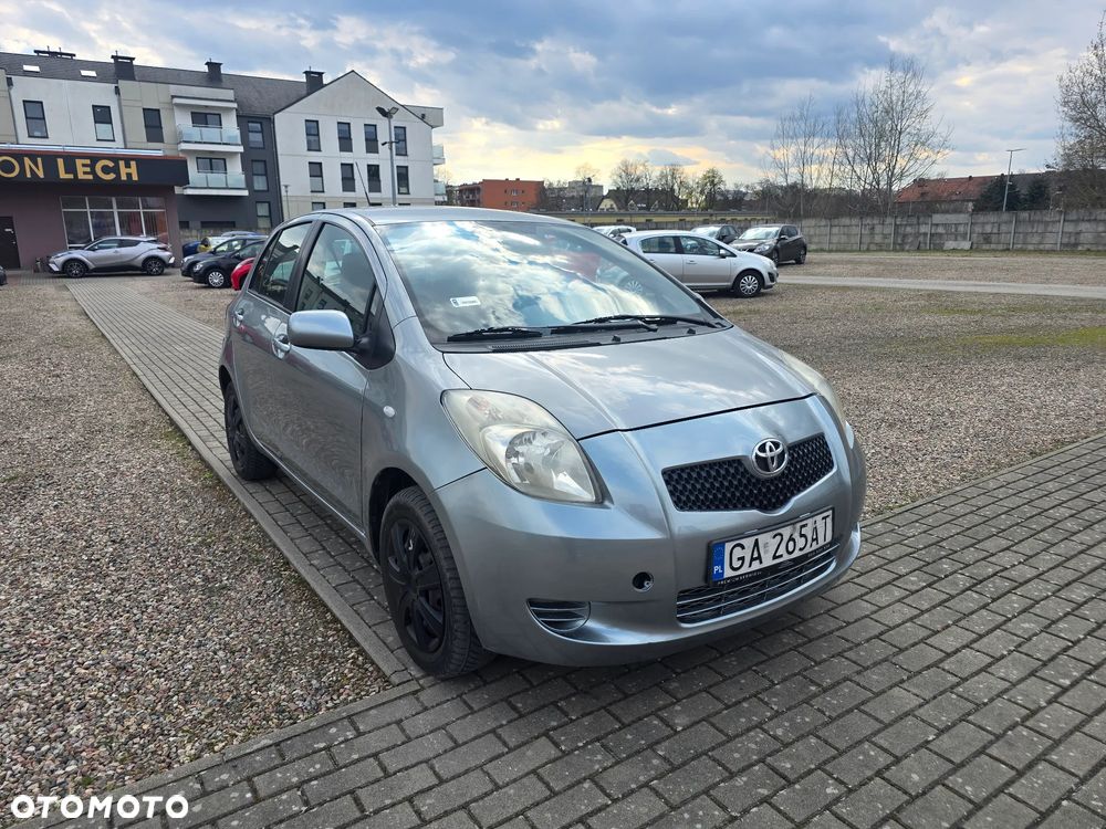 Toyota Yaris 1.3 Sol MM - 3