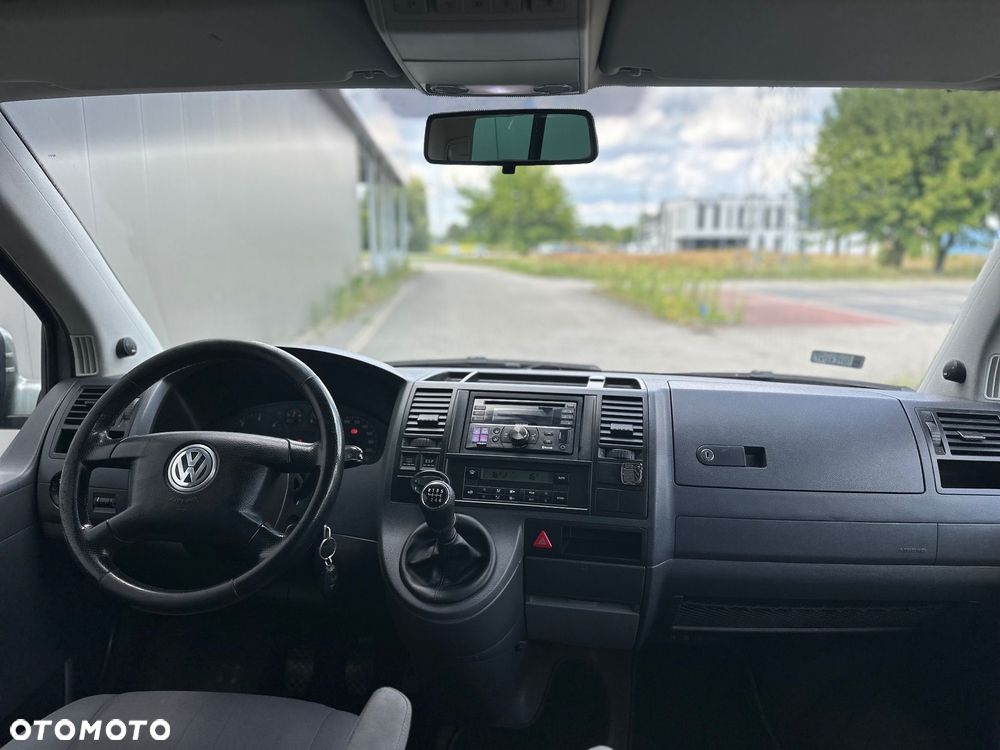Volkswagen Caravelle - 5