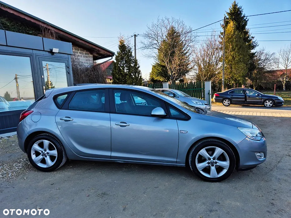 Opel Astra 1.4 Turbo Exklusiv - 11