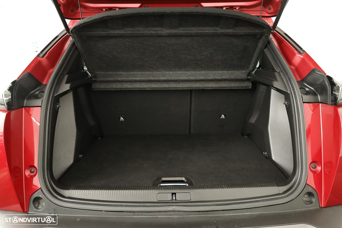 Peugeot 2008 1.2 PureTech Allure - 23