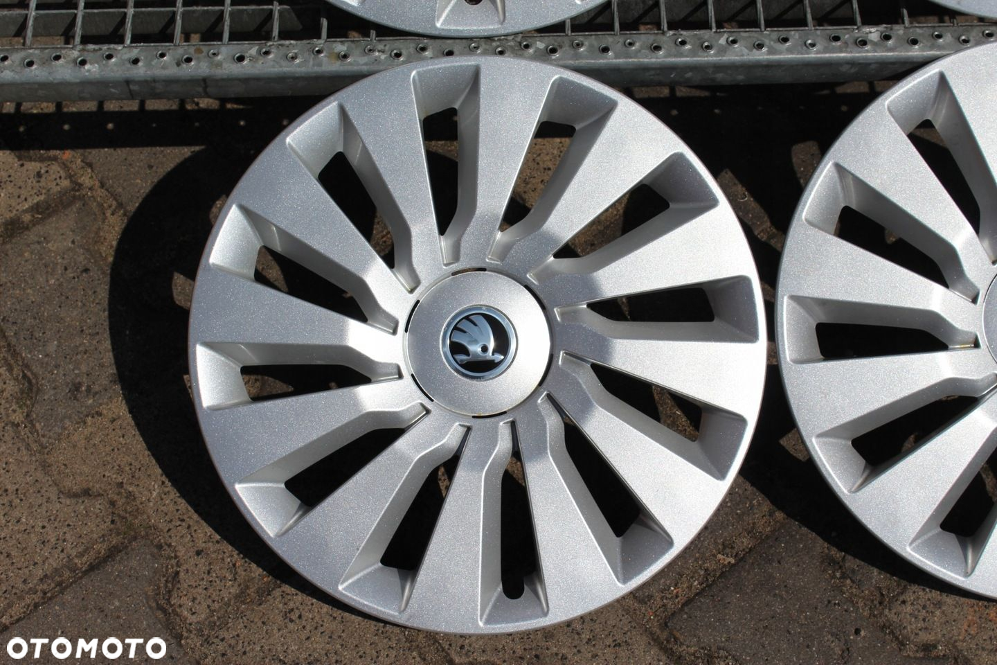KOŁPAKI 16" SKODA OCTAVIA SUPERB ORYG 5E0.601.147G - 4