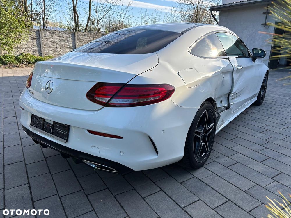 Mercedes-Benz Klasa C 300 9G-TRONIC AMG Line Plus - 11