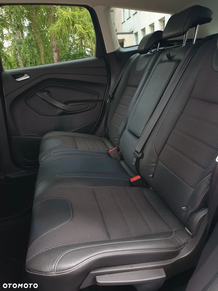Ford Kuga 2.0 TDCi 4x4 Titanium - 36