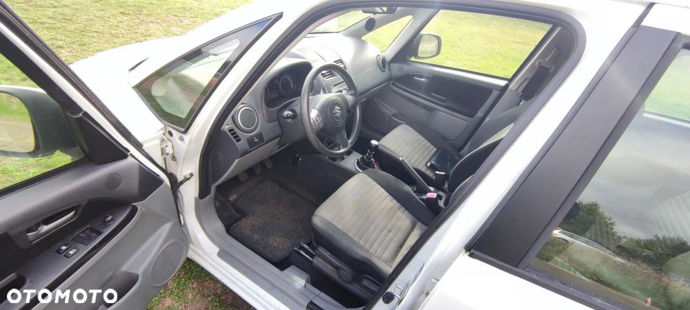 Suzuki SX4 1.6 DDiS Comfort - 9