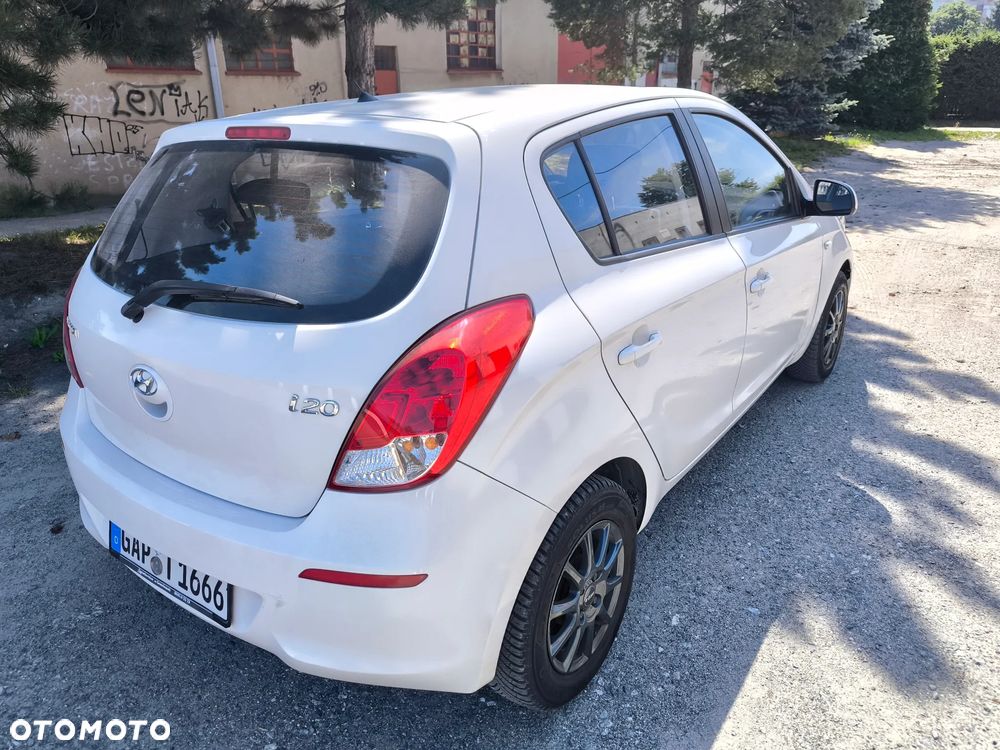 Hyundai i20 1.25 Comfort - 13