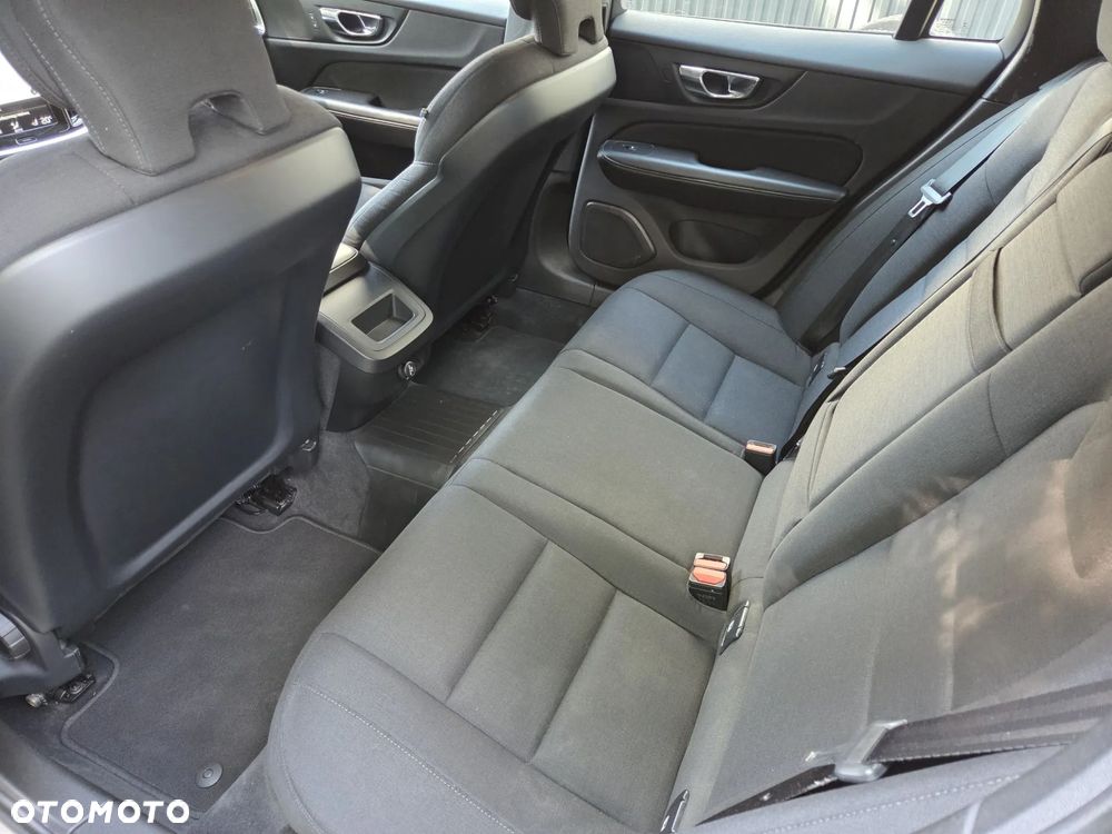 Volvo V60 D4 Geartronic Momentum - 21