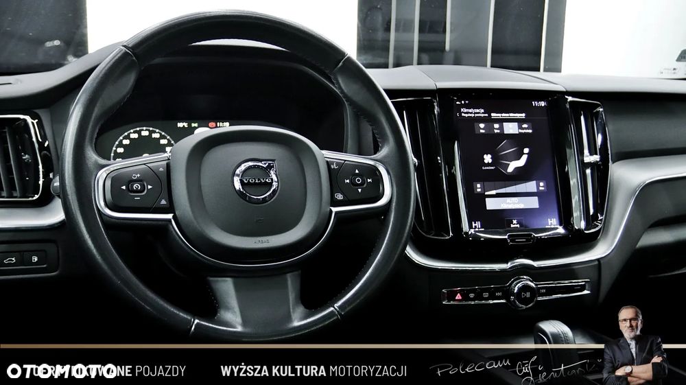 Volvo XC 60 T8 Twin Engine AWD Geartronic Momentum - 18