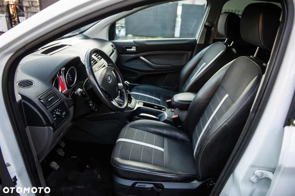 Ford Kuga 2.0 TDCi 4x4 Titanium - 18