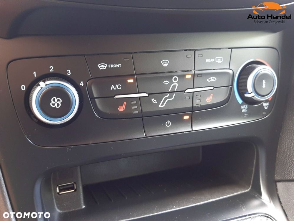 Ford Focus 1.0 EcoBoost STart-Stopp-System TITANIUM - 36
