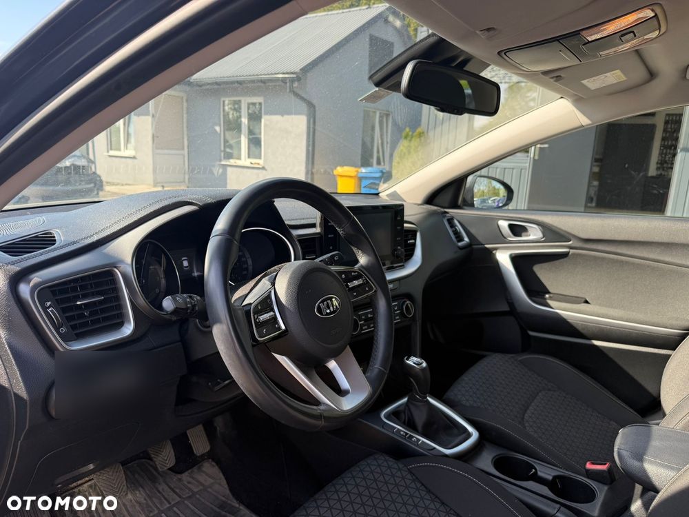 Kia XCeed - 10