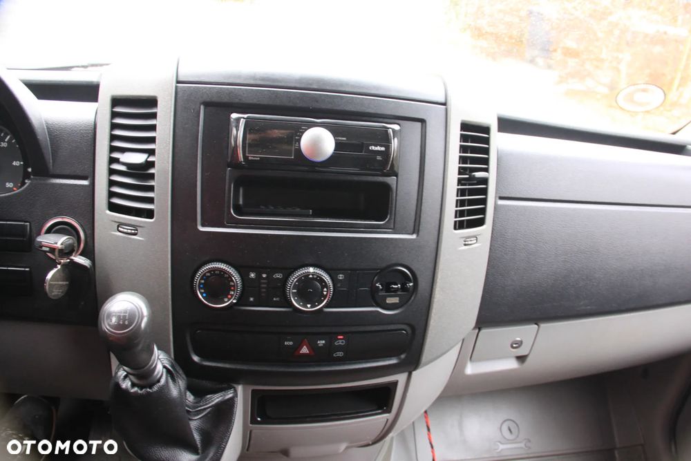 Mercedes-Benz Sprinter - 10