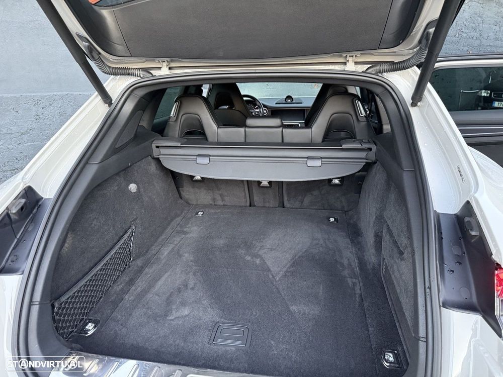 Porsche Panamera Sport Turismo 4 E-Hybrid - 19