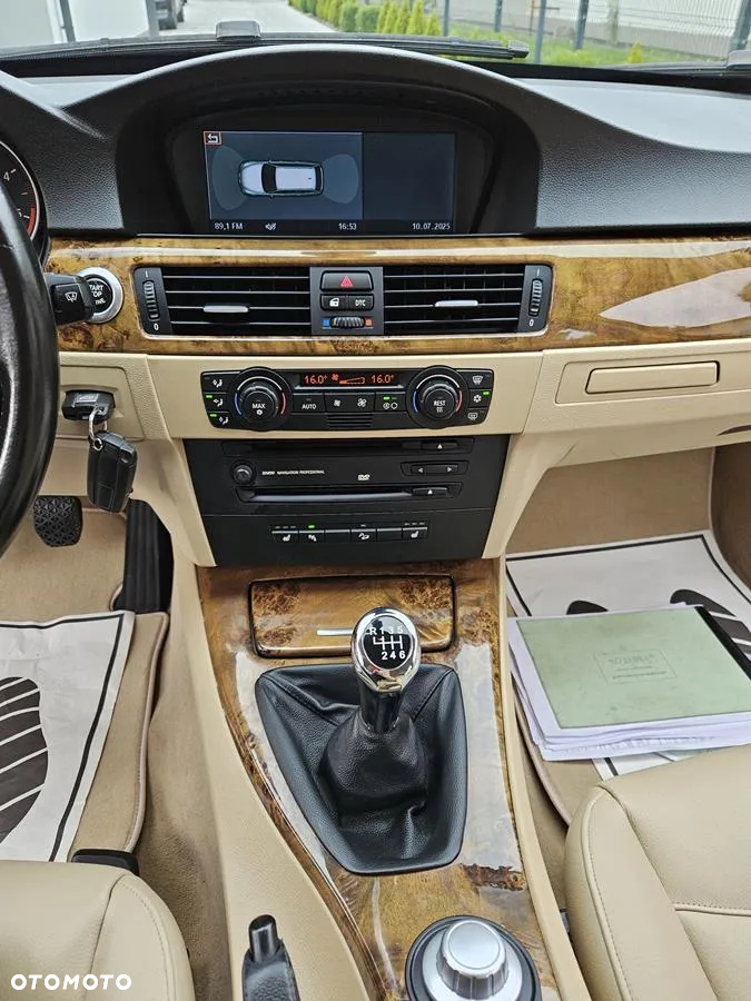 BMW Seria 3 330xd DPF Touring - 24